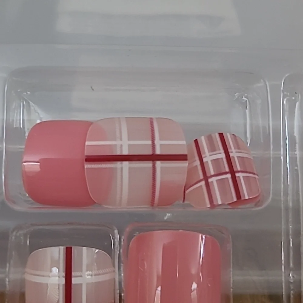 2/$16 Pink Plaid Press on Toenails